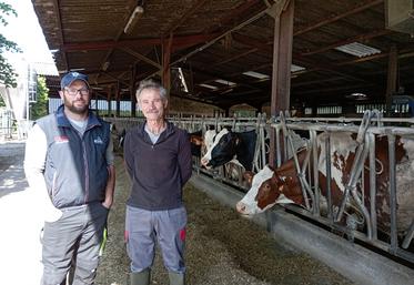 Frédéric Henri et son papa Jean-Michel ont des projets pour l’exploitation.  