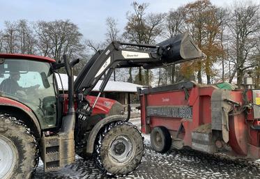 Les systèmes de pesée s’utilisent aussi bien pour préparer les rations que pour charger les camions de céréales.