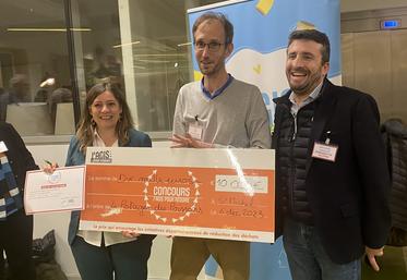 Le Potager des Poissons, représenté par Benoît Desormeaux, a remporté le prix "J'agis pour réduire" organisé par Calitom.