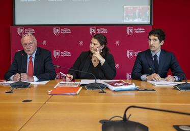 Alain Rousset, Sandrine Derville et Bixente Etcheçaharreta, ont présenté dès vendredi dernier les dossiers de la plénière.