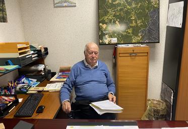 Roland Vaux, maire de Sers, suit une politique tournée vers le commerce.