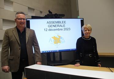 Martine Jammet, présidente de l'Apesa 86, et Pierre-Olivier Hulin, secrétaire de l'association.