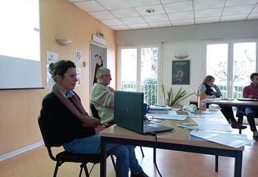 Céline Mathieu et Michel Girard de la Chambre d'agriculture 17-79 ont animé la rencontre.