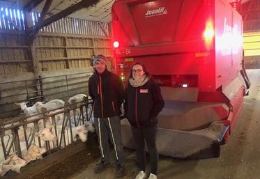 Le robot permet de créer une ration différente pour chaque lot.