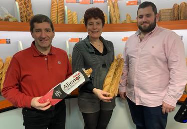 Benoît, Florence et Julien Guignard n'ont que des louanges à formuler sur la baguette Aliénor.