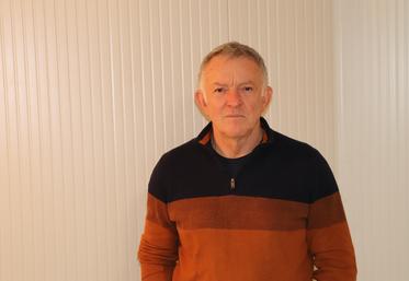 Paul Frémont, président d'Apiviti, le 23 février 2023 à Mosnac-Saint-Simieux.