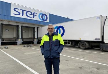 Stéphane Guignard, directeur de la plateforme STEF 1 de La Crèche, gère une équipe de 300 ETP. Le site est ouvert 6,5 jours sur 7 et fonctionne 24 h/24.