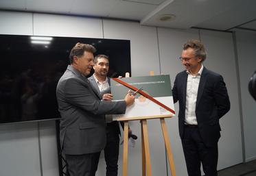 Le lancement de la nouvelle certification environnementale cognac (CEC) a eu lieu le 25 janvier 2024, lors de la soirée des voeux. Le président du BNIC Florent Morillon et les deux chefs de famille "Viticulture" (Anthony Brun) et "Négoce" (Hervé Bache-Gabrielsen) ont présenté une nouvelle mouture "plus pragmatique et inclusive", car "conçue par les professionnels pour des professionnels". 