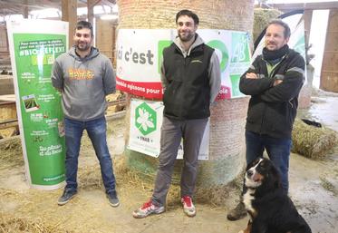Mathieu Renaud, éleveur bovin bio à Baignes ; Pierre-Luc Duperray, éleveur caprin bio à Montmoreau et Julien Grandguillot, technicien maraîchage à la Mab 16.
