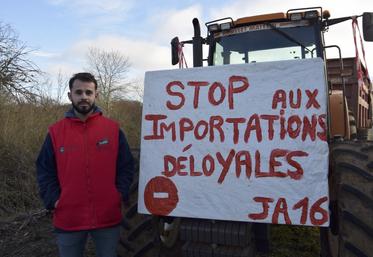 Yohan Rolland est ouvrier agricole à Rivières et Marillac-le-Franc.