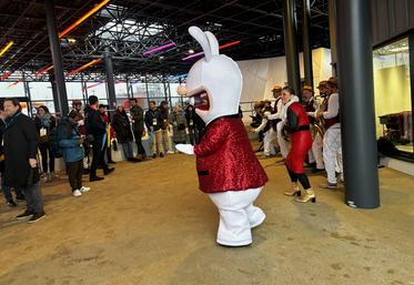 Lapins Crétins et musiciens accueillaient ce samedi les premiers visiteurs de la 38e saison du Futuroscope.