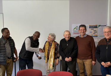 Un don de 400€ a été remis par la section des anciens à l'union des producteurs togolais.