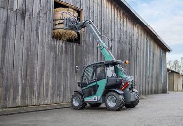 Affichant une hauteur de levage de plus de 4 mètres, les chargeurs télescopiques ultracompacts font la différence avec les valets de ferme articulés.