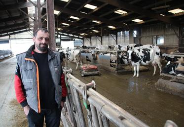 Le Gaec des 3 Étangs est équipé de deux robots aspirateurs de lisier.