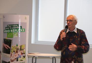Marc Dufumier, ingénieur en agroécologie, lors de l'assemblée générale de la Maison de l'Agriculture Biologique (MAB16) le 26 mars 2024 à La Couronne