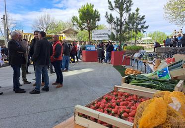 À l'issue de la manifestation l'ensemble des produits agricoles présentés ont été remis à la Banque alimentaire. 