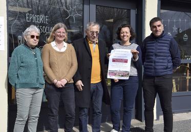 De gauche à droite : Claudette Chopin, Alexandra Knox, Fernand Patrier, Maria Quériaud et Manuel Desvergne.