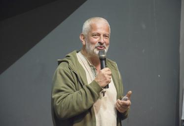 L'ingénieur agronome Hervé Coves était l'invité de Grand Angoulême pour parler de biodiversité et de l'importance de maintenir les sols vivants.