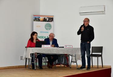 Olivier Mallecot et Régis Godet, Présidents des sections, et Nadège Renaud, FNSEA de la Vienne.