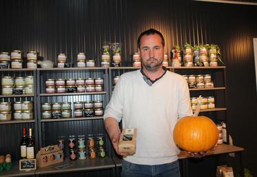 La ferme L'Angus Vallois fait partie de la SAS Graines de courges du Poitou.