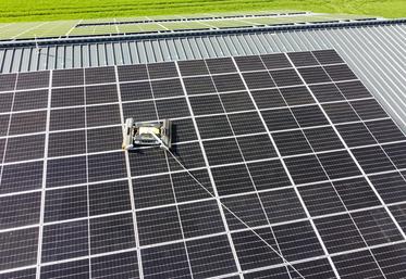 Le robot proposé en prestation est le Solar Cleano F1.