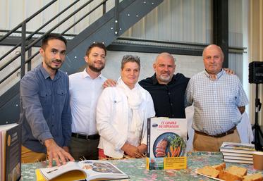 L'ouvrage culinaire a été présenté sur l'exploitation de la famille Junca, éleveurs de canards depuis huit générations et adhérents de la coopérative Euralis.