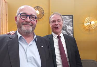De gauche à droite : Jean-Christophe Dupuy, président de la CPME de Charente, aux côtés du président national François Asselin.