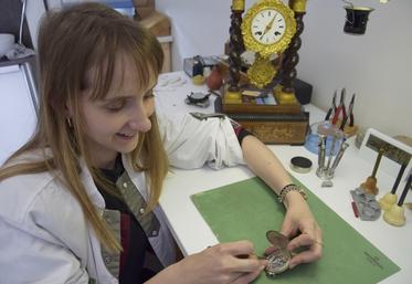 Solène Jacob, horlogère à Aunac.