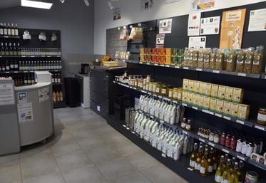 Ouvert au public le mercredi matin, le magasin pédagogique de la MFR permet aux élèves de s'entraîner.