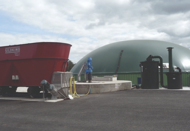 La plus grande difficulté dans la gestion d'un méthaniseur est d'assurer des apports réguliers. Le stockage d'intrants végétaux permet de lisser les risques.