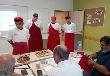 Chaque équipe a présenté une ardoise flexitarienne sur le thème "Cuisine du monde".