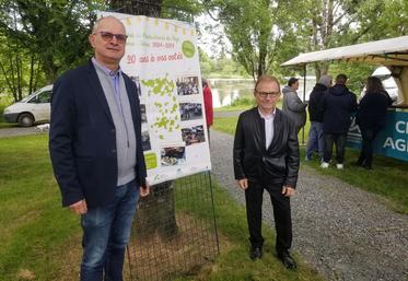 Jean-Marc Renaudeau aux côtés de Jany Peronnet, le maire de Secondigny.