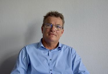 Calixte Blanchard, directeur du cluster Spirits Valley.
Le réseau a organisé hier un "spirits parcours" autour du bois pour ses adhérents, qui a commencé dans le parc François 1er de Cognac et s'est terminé à la maison Laurichesse à Segonzac, en passant par la tonnellerie de Jarnac et le Centre international des spiritueux.