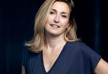 Actrice, productrice, écrivaine, Julie Gayet a aussi créé en 2021 le festival « Sœurs jumelles ».