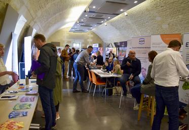 Le Summer Camp de la CPME de Charente avait lieu aux Ateliers Magelis à Angoulême. 64 exposants étaient présents.