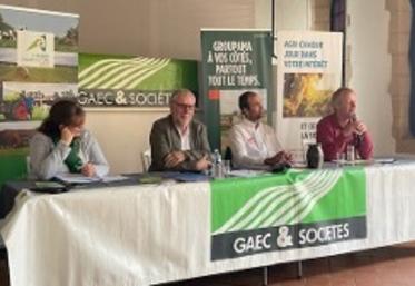 Présents à la table ronde : Brigitte Troucellier, François Beaupère, Romain Soudan et Luc Smessaert.