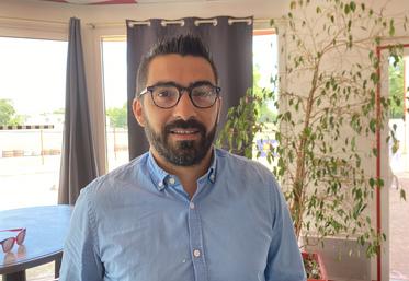 Valentin Grelier, responsable de l'agence AS 79 de Vouillé.
