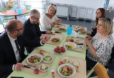 Le collège Pierre-Mendès-France a servi 30 % de bio et 25 % de local sur l'année 2023. Pour la période allant de janvier à juin 2024, c'est 23 % de bio et 19 % de local.