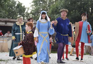 La grande famille des bénévoles du spectacle de Bourg-Charente est prête pour de nouvelles représentations.