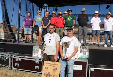 Fabrice Etcheverry et Alexandre Mazeaud, vainqueurs des concours régionaux de labour, respectivement en planches et à plat lors de la Fête de la Terre à l'Oisellerie les 24 et 25 août 2024. Les deux vainqueurs sont originaires de la Haute-Vienne et sont des habitués de ces compétitions.