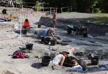 Une première étape des fouilles au château de Bouteville s'est achevée le 23 août 2024.