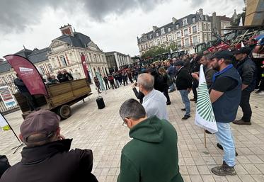 Un peu plus de 200 agriculteurs de Nouvelle-Aquitaine et au-delà se sont mobilisés.