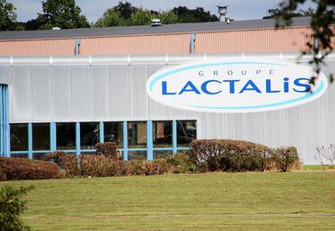 Le groupe Lactalis a dénoncé le contrat d'une centaine de producteurs dans la région.