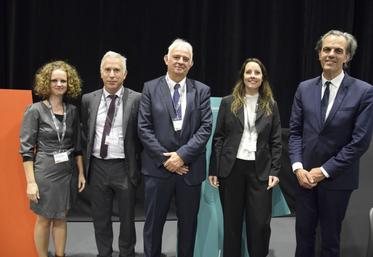 De gauche à droite : Stéphanie Perrin, Médéric Gourbeau, Gilles Gault, Marie Bunel et l'économiste Philippe Dessertine.