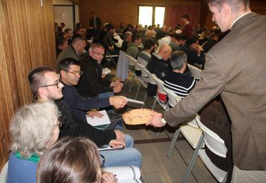 118 lots ont été présentés à la vente de coupes de bois devant une salle comble.