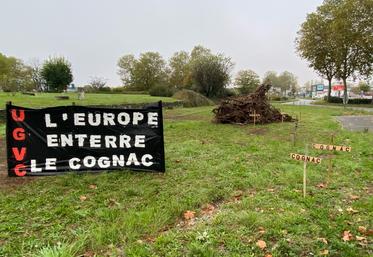 Des banderoles ont été installées en Charentes.