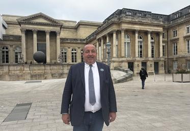 Pascal Lecamp, député de la 3e circonscription de la Vienne fait partie des signataires de la tribune. 