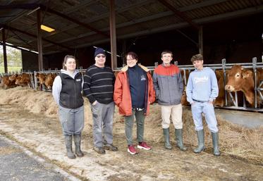 De gauche à droite : Marie-Amélie Dangeard, Laurent Le Gauffre, Laurence Gamarde, Tom et Corentin.