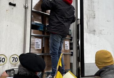 Plusieurs camions ont été ouverts pour vérifier la provenance et la destination des marchandises.