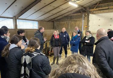Audrey Pelletier (au centre) a expliqué son parcours à l&#039;installation en tant que hors cadre familial.